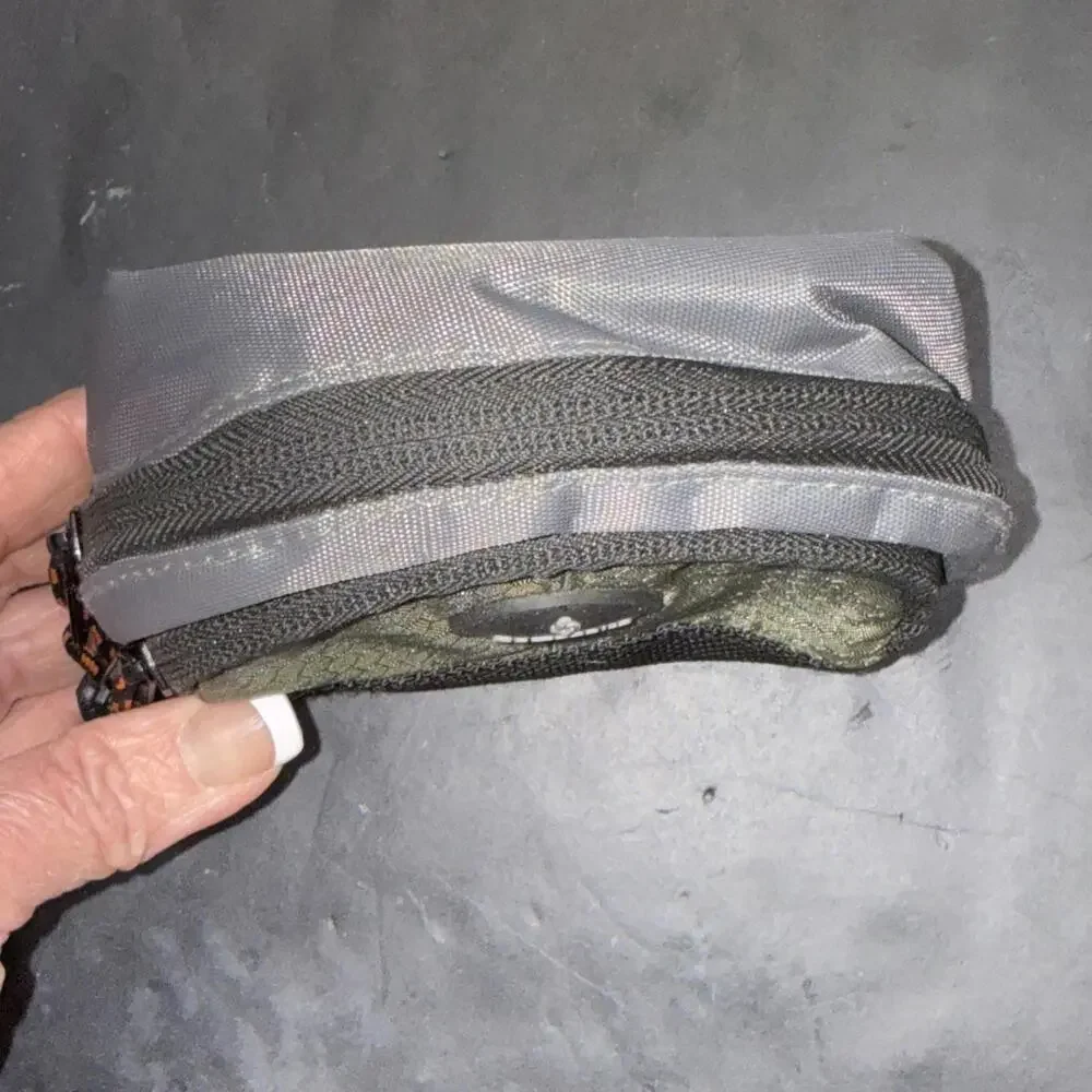 Samsonite Small Camera‎ Pouch with two zipper pockets hook & loop wide belt loop